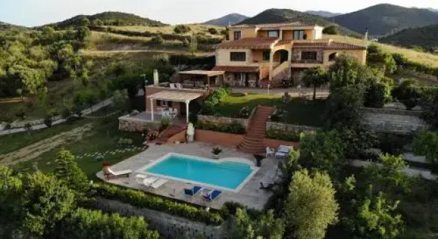Domus Francy, Buchen Sie Hotel Hotels in San Teodoro mit Pool, Schwimmbad