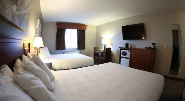 Четырёхместный номер Standard GrandStay Hotel & Suites Perham