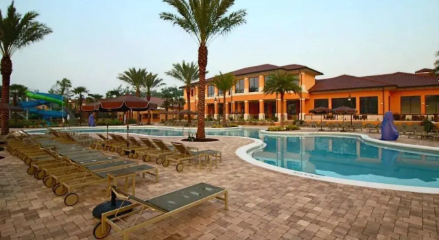 Fiona's Fortress - 4 Br townhouse by RedAwning, Varaa Hotelli Kissimmee Kissimmee