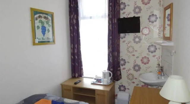 Sea Dogs Guest House