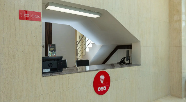 OYO 20021 Flagship Siruseri OMR, Varaa Hotelli Hotellit Tamil Nadu uima-altaalla, Uima-allas