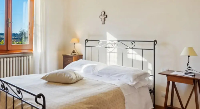 Pretty Holiday Home in Castiglione del Lago With Garden