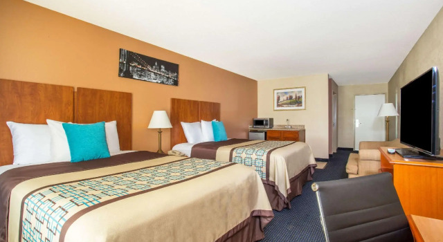 Четырёхместный люкс Days Inn & Suites by Wyndham Thibodaux