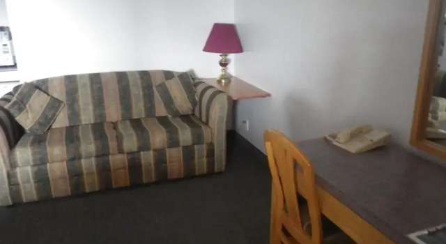 Четырёхместный номер Standard Alcan Motor Inn