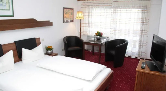 Люкс Hotel an der Sonne & Restaurant Zum Schneiger