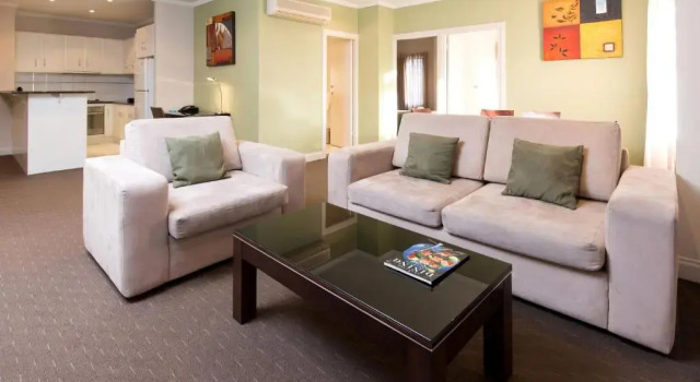 Четырёхместные апартаменты с 2 комнатами Frome Apartments