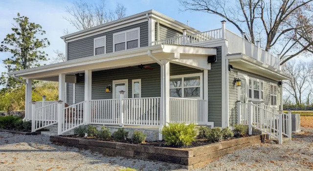 Коттедж 1 Block to Dtwn Lewisburg! Quiet Home w/ Decks