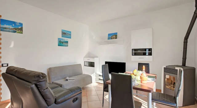 La Casa In Campagna 800m From Lake, Buchen Sie Ferienhaus Villen in Leggiuno, Villa