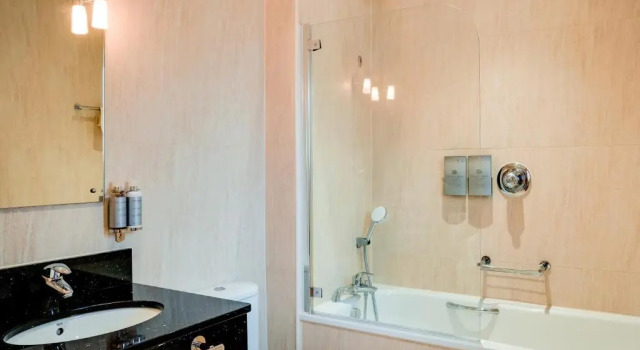 Номер Deluxe Oakley Hall Hotel
