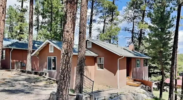 Коттедж с 2 комнатами с балконом The Bungalow by Ruidoso Vacation Rentals