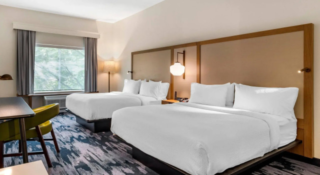 Четырёхместный номер Standard Fairfield Inn & Suites by Marriott Helen