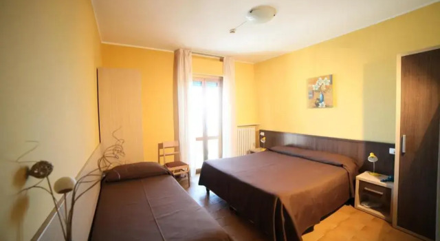 Трёхместный номер Standard Hotel Velus