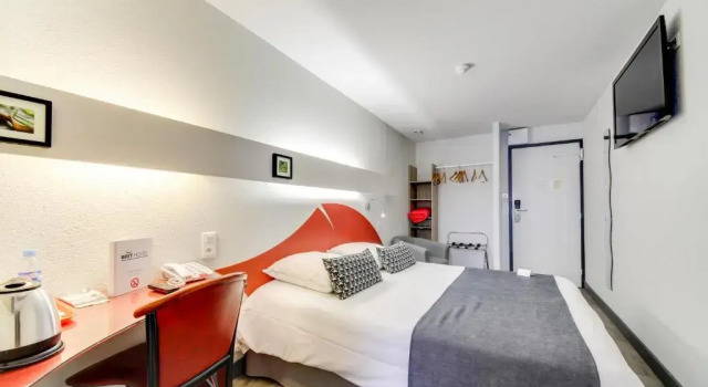 Семейный номер Standard Brit Hotel Porte dEspagne