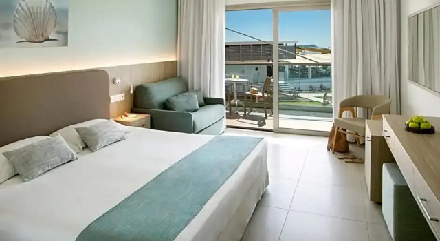 Номер с частичным видом на море Asterias Beach Hotel