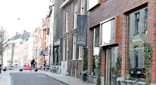 Het pakhuis Yekka, Забронировать Отель Отели Гронинген 3 звезды, рядом с Martinikerk, 3*