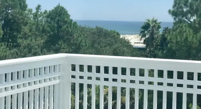 Коттедж с балконом Chasin' The Sun Holiday home 5 Coastal Dreamin