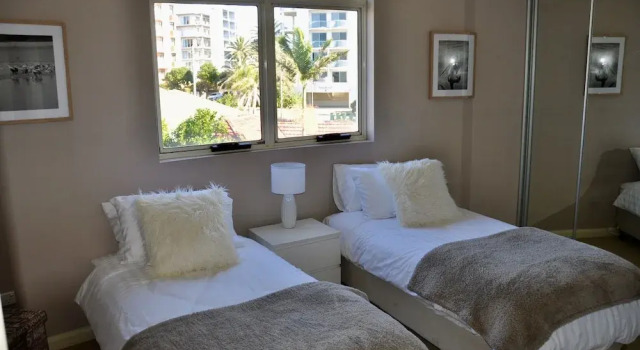 Luxury Beach Escape 90mins from Sydney, Забронировать Отель Отели Зе-Энтранса 4 звезды, рядом с Площадка для кормления пеликанов, 4*