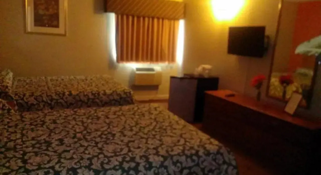 Четырёхместный номер Standard Town House Inn