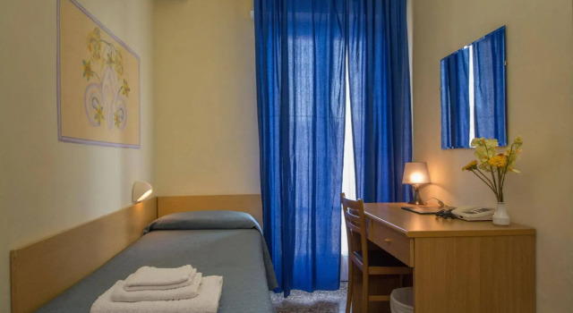 Hotel Savoia, Забронировать Отель Отели Ривьера-делле-Пальме 3 звезды, 3*