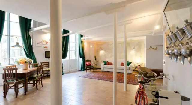 JOIVY Superb Flat Near Ch. Columbus' House