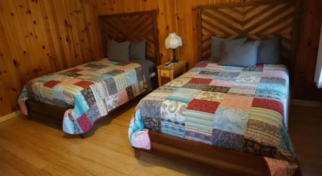 Четырёхместный номер Superior Marshalls Creek Rest Motel
