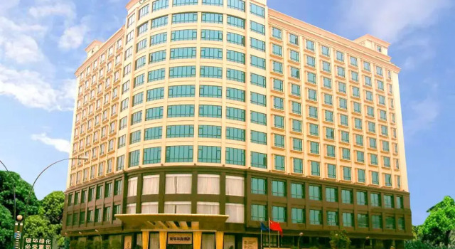 Двухместный номер Standard с видом на сад CP Peninsula Hotel