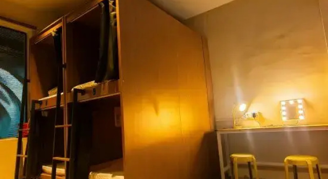 Кровать в общем номере (мужской номер) Weiguang Garden Hostel (Nanchang Tengwang Pavilion Wanshou Palace)