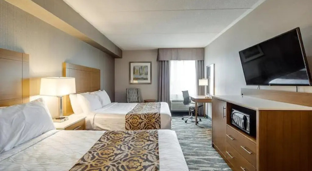 Четырёхместный номер Standard Monte Carlo Inn Brampton