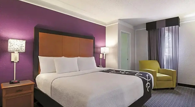 Двухместный люкс Baymont by Wyndham Greenville Woodruff Rd