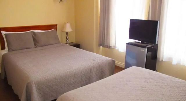 Номер Standard Hotel Auberge Manoir Ville Marie