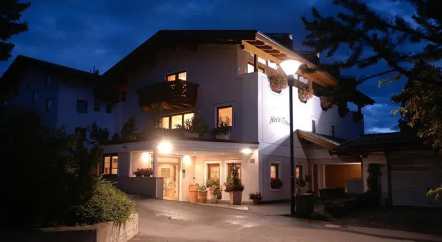 Apart Garni Hax'n Tenne, Rezervovat Hotel Hotely v Tyrolsko se snídaní, Snídaně