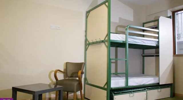 Кровать в общем номере The Savoy Hostel