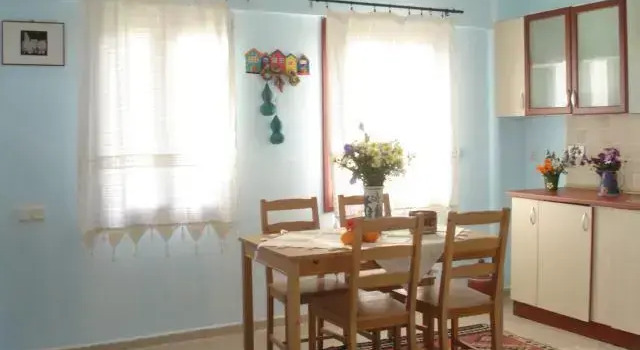 Avlana House