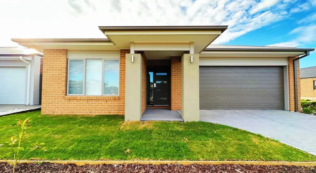 Tarneit Holiday Home, Book Villa  
