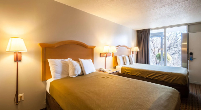 Четырёхместный номер Standard Econo Lodge Elkridge near Arundel Mills
