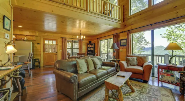 Коттедж Book Now for Polar Express: Bryson City Cabin