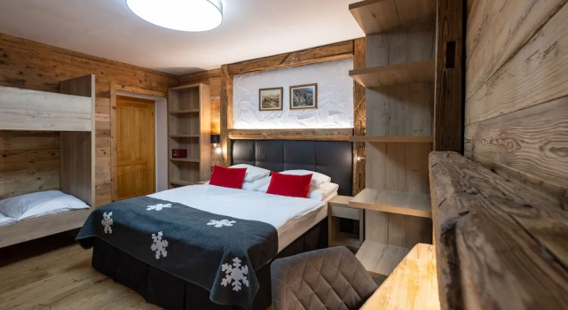 Четырёхместный номер Standard Hotel Olympie