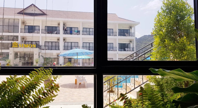 Simon Riverside Hotel, Rezerwuj Hotel Vang Vieng Prowincja Wientian