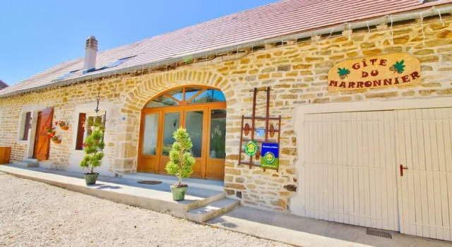 chambres dhôte Le Marronnier, Забронировать Отель Домблан Горный массив Юра