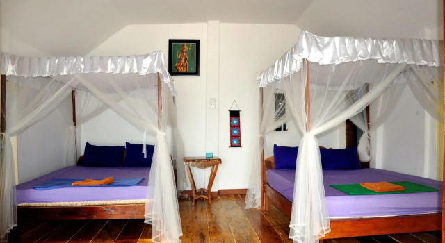 White Beach Bungalows
