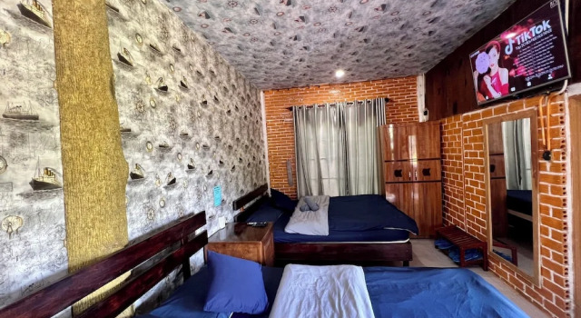 Трёхместный семейный номер Standard с балконом Hoa Son Village Da Lat