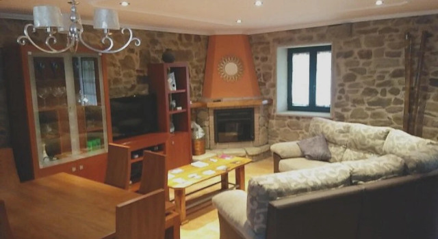 House with 3 Bedrooms in a Sobreira - 14 Km From the Beach, Book Hotel Pontevedra 