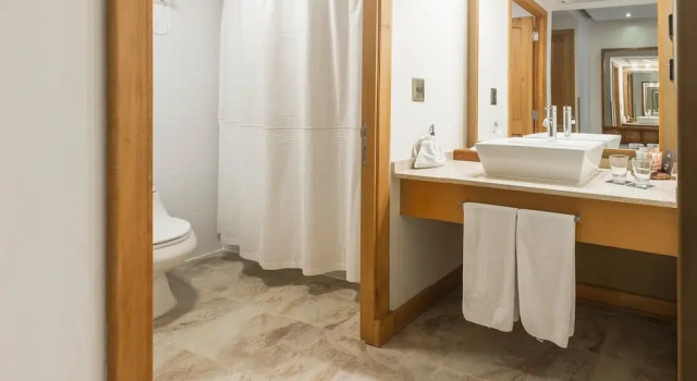 Двухместный полулюкс Wyndham Puerto Varas Pettra