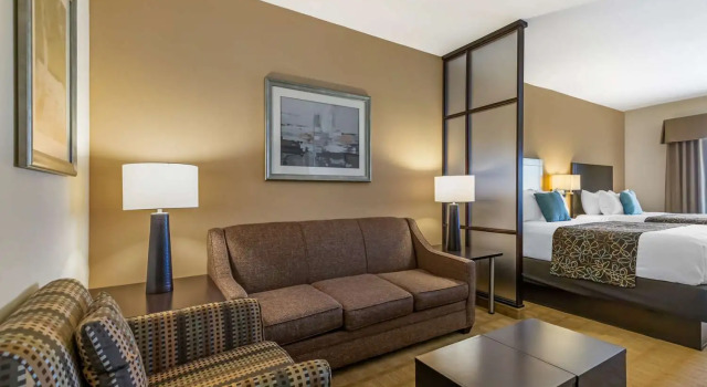 Четырёхместный полулюкс Best Western Plus Lytle Inn and Suites