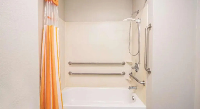 Номер Standard La Quinta by Wyndham Loudon