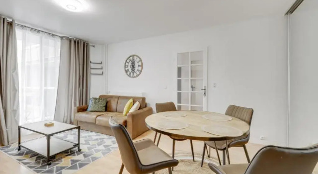 Chic And Spacious Apart with Parking, Book Hotel Saint-Germain-en-Laye Yvelines