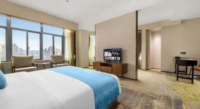 Люкс Luxury AiLinHotel (Sanya Bay Light Rail Station)