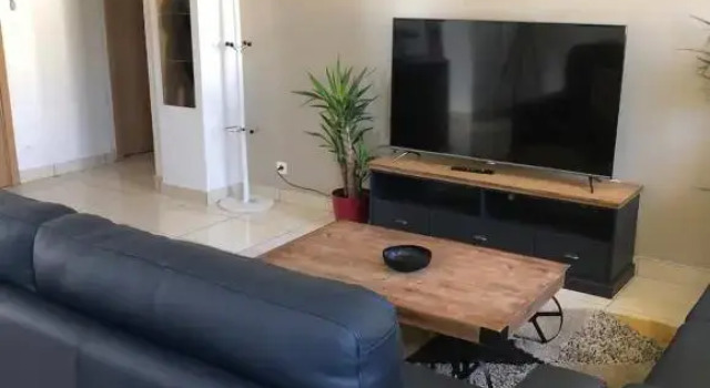 Grand logement à 300 mètres de la gare, Book Apartment Mantes-la-Jolie 