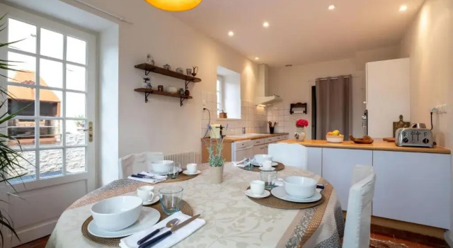 La "Petite" Maison, Rezerwuj Hotel Saint-Romain Burgundia