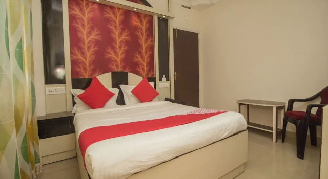 Двухместный люкс Oyo 17215 Garg Residency